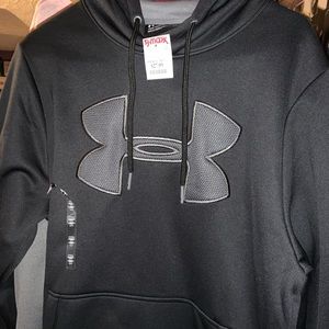 Black and gray Under Armour sweatshirt